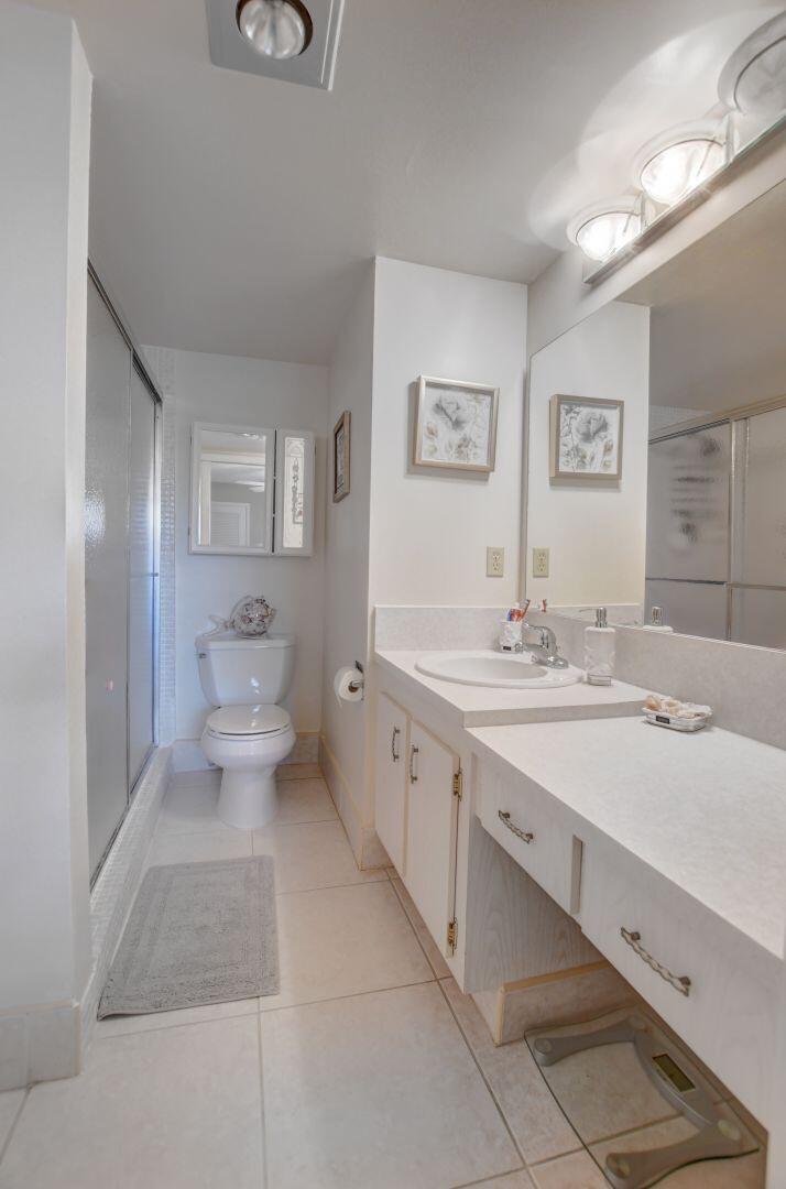 2015 Hythe A Boca Raton, FL 33434 - Photo 18 of 58 Master Bathroom