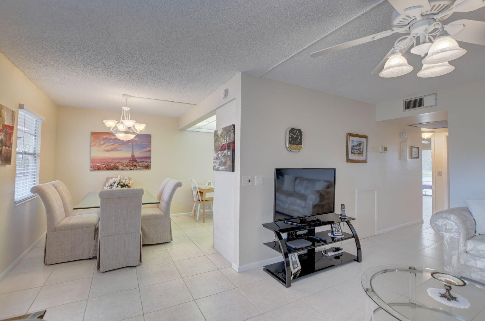 2015 Hythe A Boca Raton, FL 33434 - Photo 9 of 58 Living Area