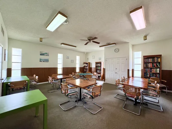 $1,400 | 700 Village Green Court, Unit 316, Palm Springs, FL 33461