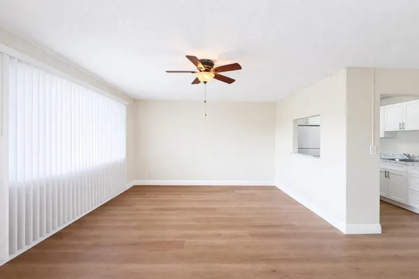 $1,400 | 700 Village Green Court, Unit 316, Palm Springs, FL 33461