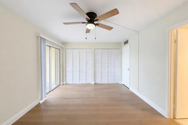 $1,400 | 700 Village Green Court, Unit 316, Palm Springs, FL 33461