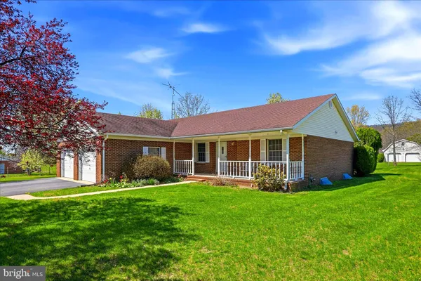 $524,900 | 229 Hollis Drive, Gerrardstown, WV 25420