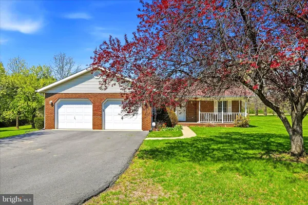 $524,900 | 229 Hollis Drive, Gerrardstown, WV 25420