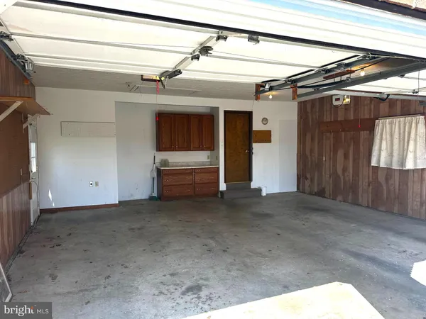 $524,900 | 229 Hollis Drive, Gerrardstown, WV 25420