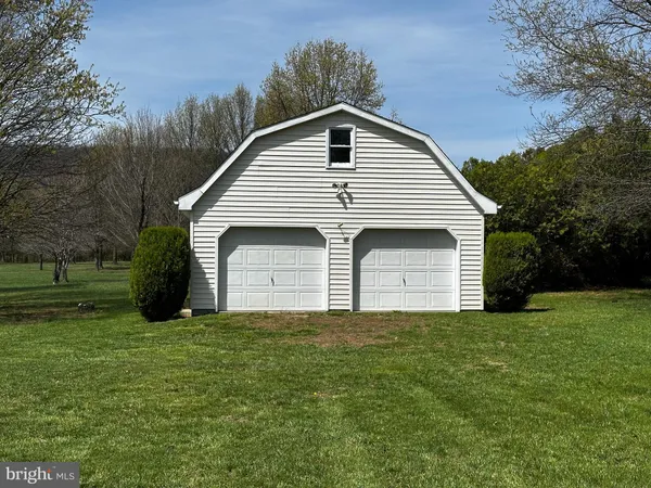 $524,900 | 229 Hollis Drive, Gerrardstown, WV 25420