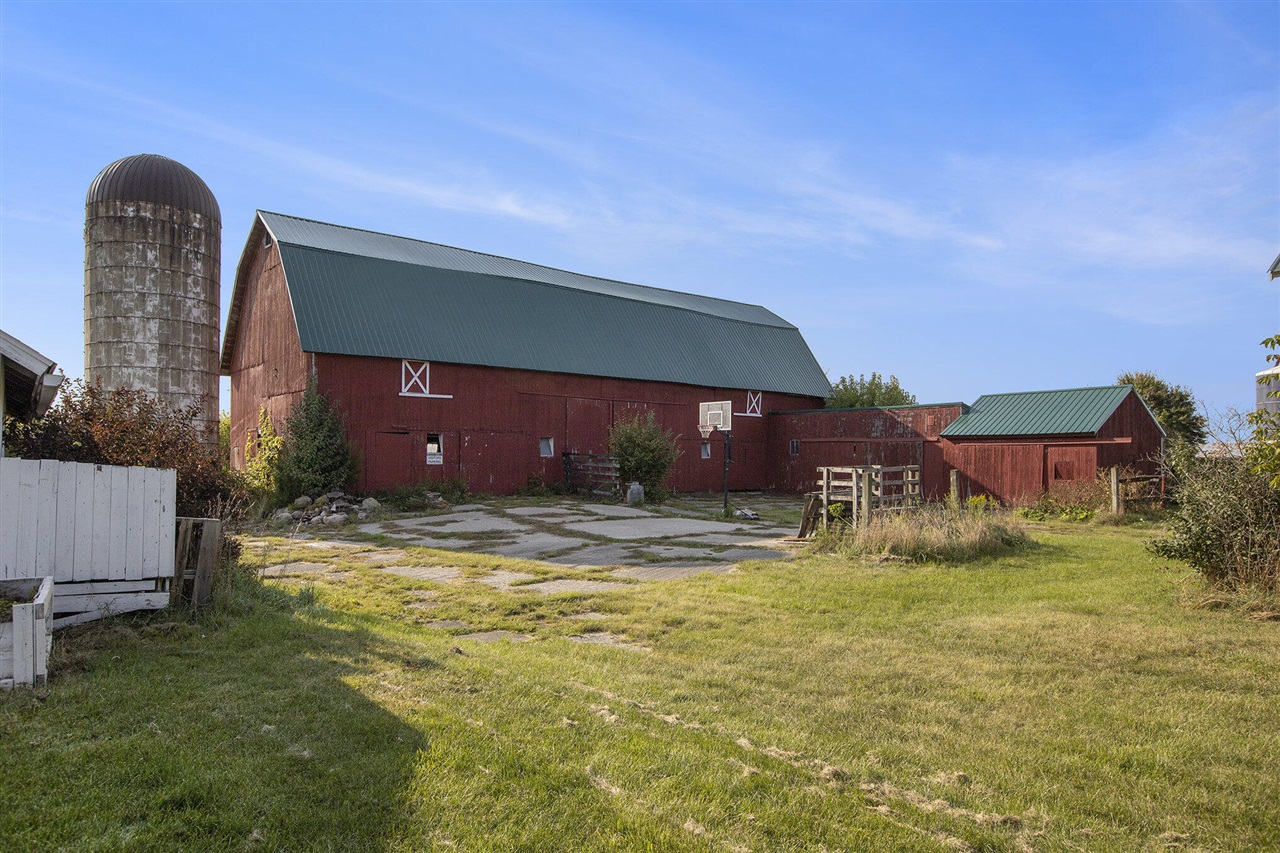 2960 Cedar Lake Road Howell, MI 48843 - Photo 28 of 33