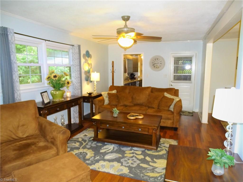 4596 Colonial Circle Trinity, NC 27370 - Photo 12 of 36 living room