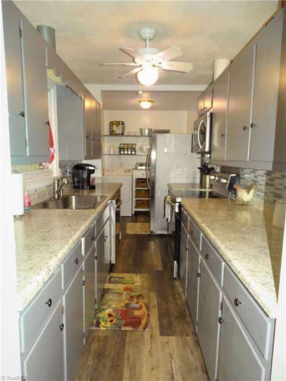 4596 Colonial Circle Trinity, NC 27370 - Photo 14 of 36 kitchen