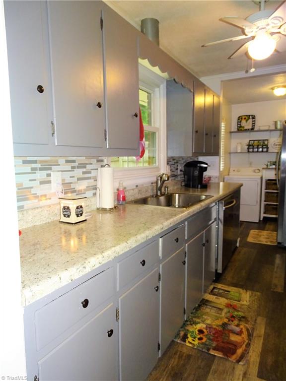 4596 Colonial Circle Trinity, NC 27370 - Photo 16 of 36 kitchen