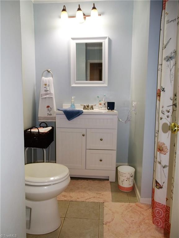 4596 Colonial Circle Trinity, NC 27370 - Photo 24 of 36 Hall Bathroom
