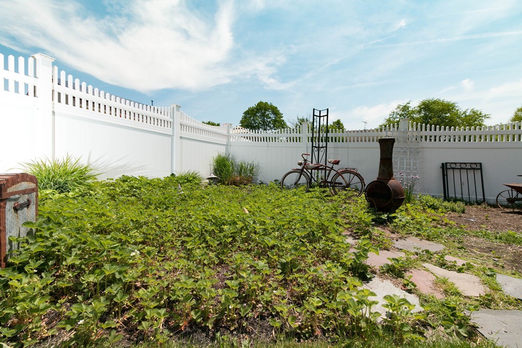 37 Erie Road Methuen, MA 01844 - Photo 8 of 24 Gallery Image 8