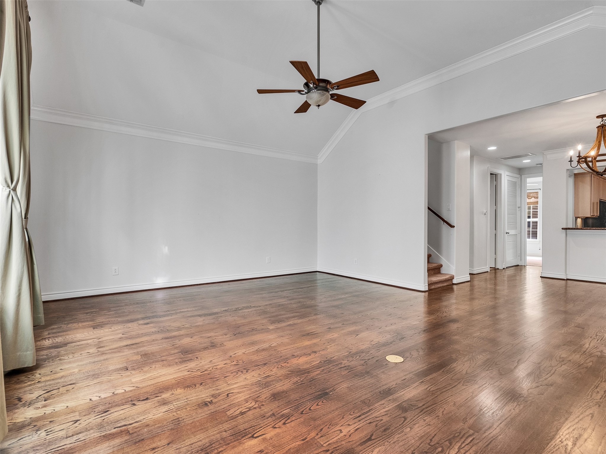 5976 Kansas Street Houston, TX 77007 - Photo 11 of 41