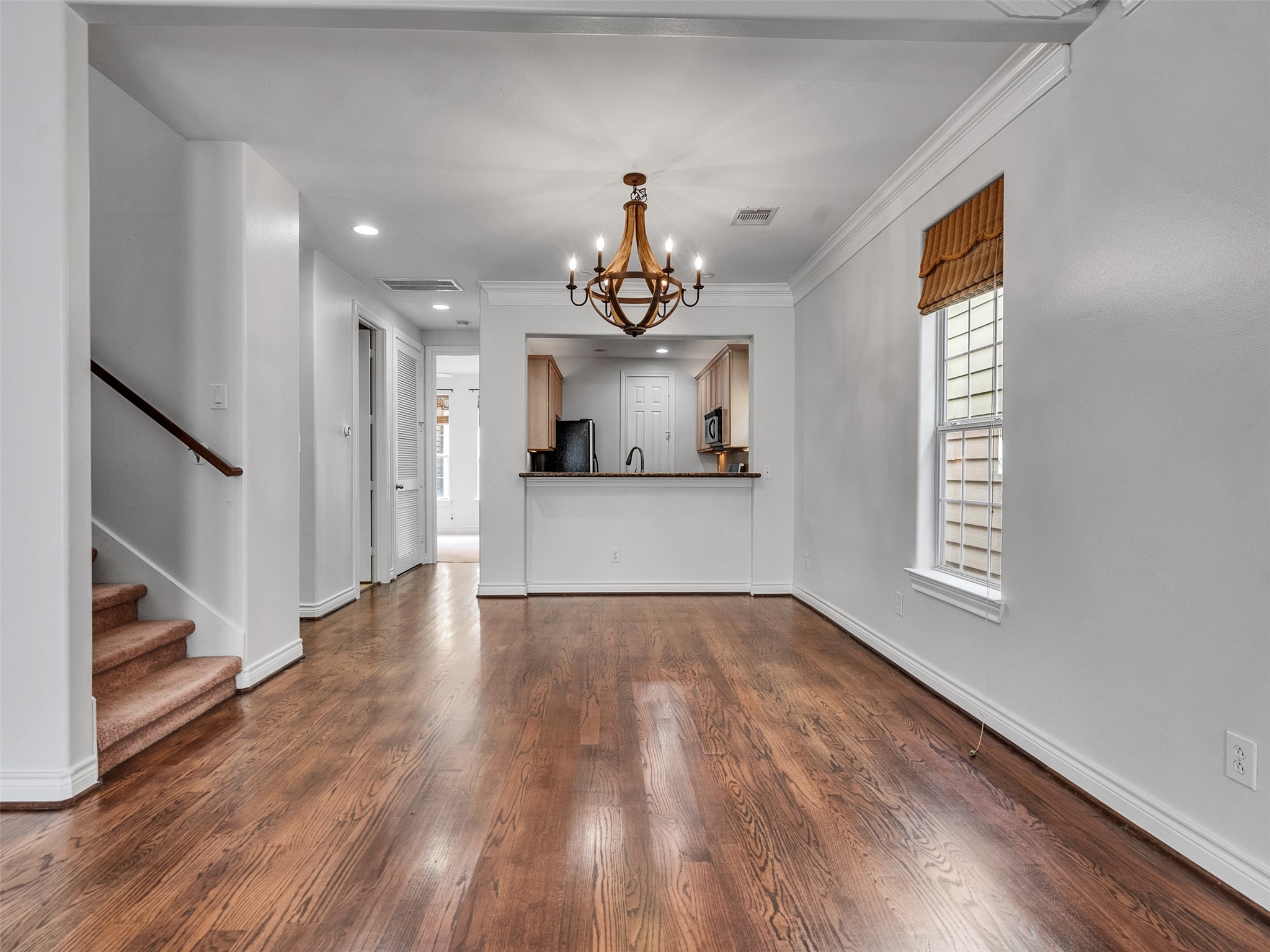 5976 Kansas Street Houston, TX 77007 - Photo 14 of 41