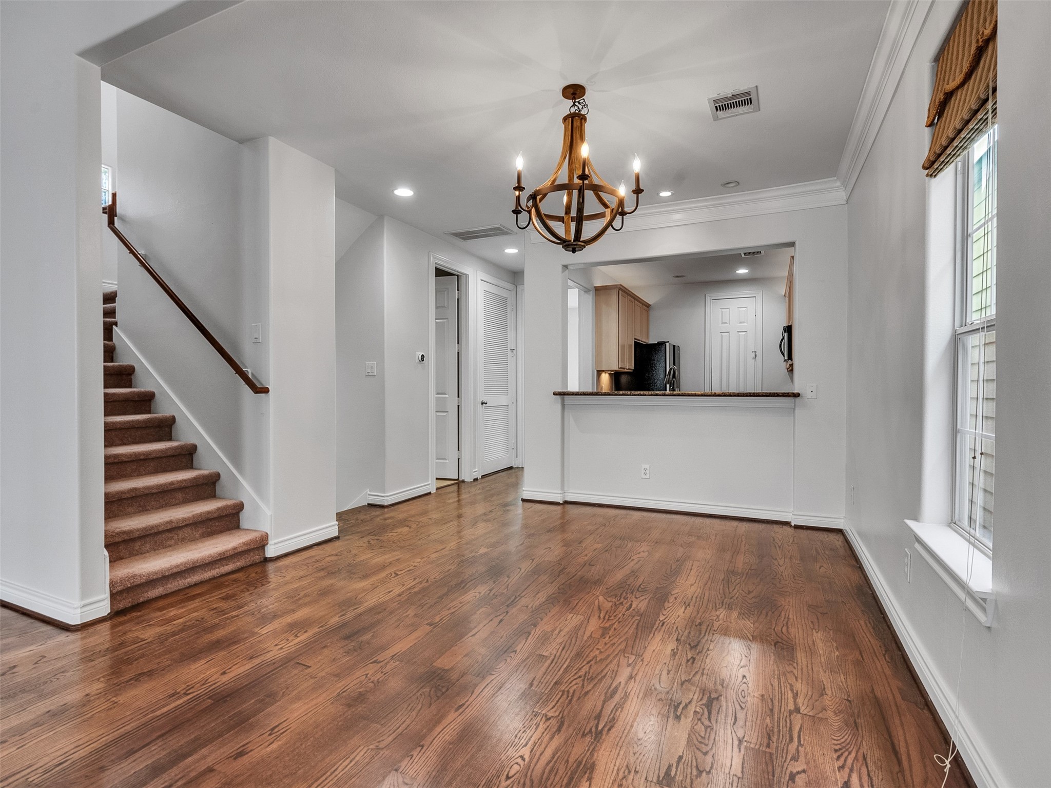 5976 Kansas Street Houston, TX 77007 - Photo 15 of 41