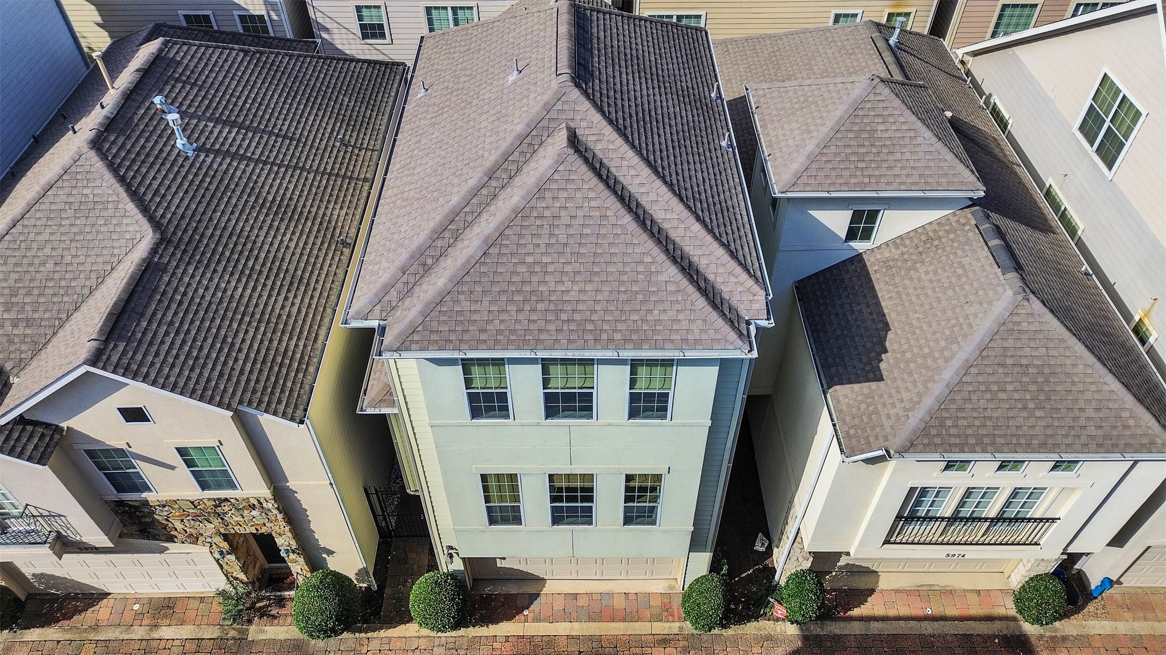 5976 Kansas Street Houston, TX 77007 - Photo 2 of 41