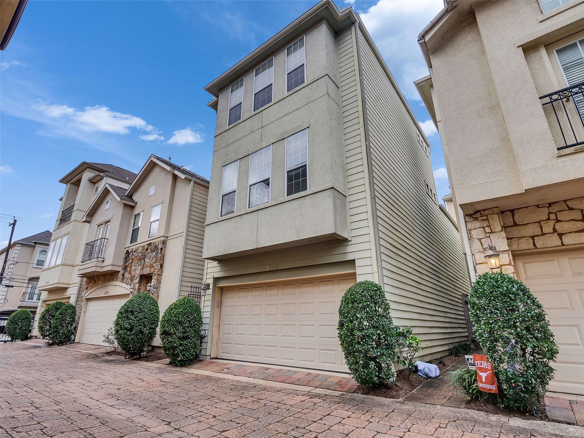 5976 Kansas Street Houston, TX 77007 - Photo 3 of 41