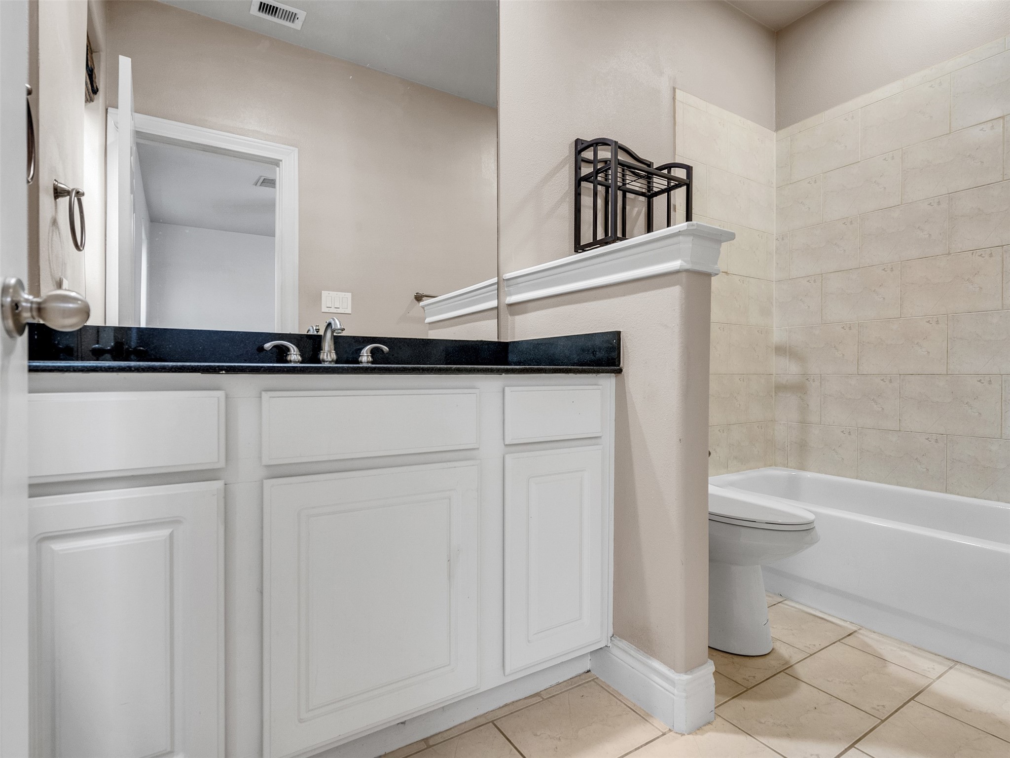 5976 Kansas Street Houston, TX 77007 - Photo 8 of 41