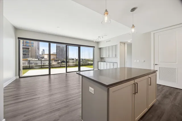 $4,376 | 9757 Katy Freeway, Unit 321, Houston, TX 77024