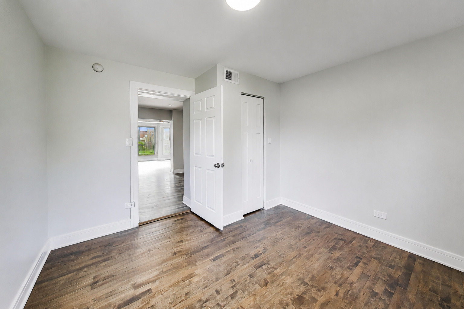 9138 South Carpenter Street Chicago, IL 60620 - Photo 6 of 36