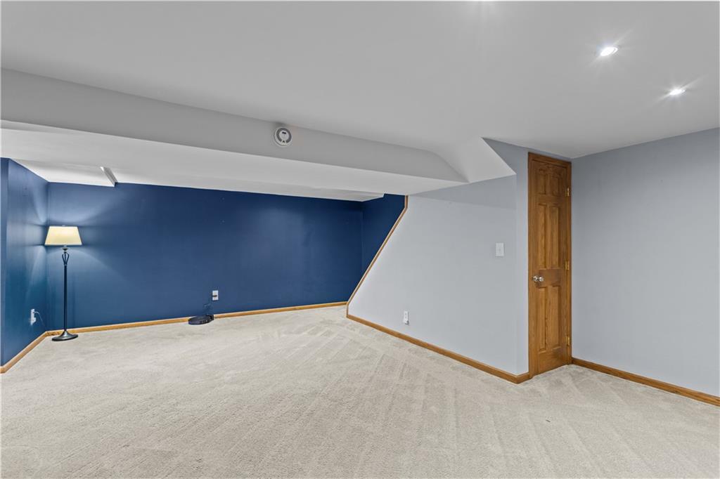 90 Davis Road Coraopolis, PA 15108 - Photo 20 of 29 a view of an empty room