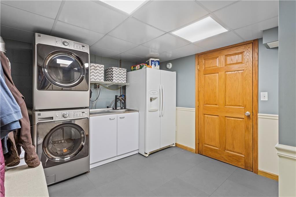 90 Davis Road Coraopolis, PA 15108 - Photo 23 of 29 a utility room with dryer and washer