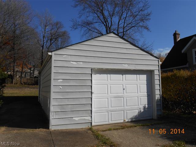 1697 Breiding Road Akron, OH 44310 - Photo 2 of 11