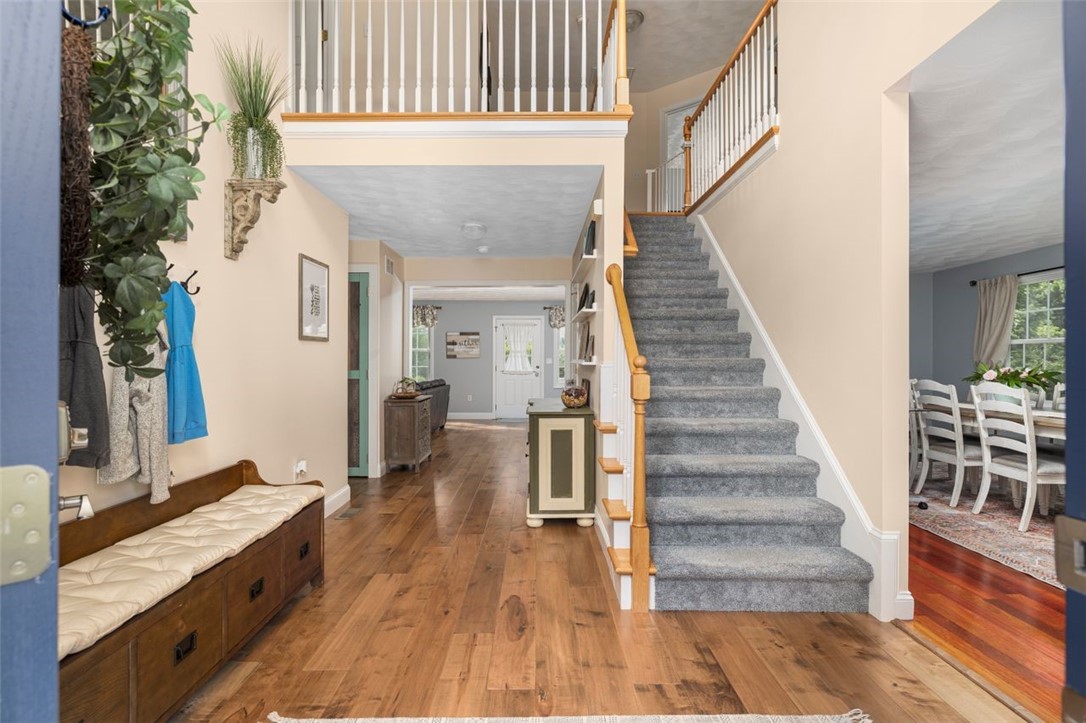48 Angell Road Cumberland, RI 02864 - Photo 4 of 39