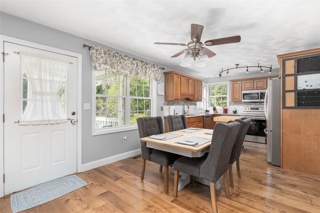 48 Angell Road Cumberland, RI 02864 - Photo 7 of 39
