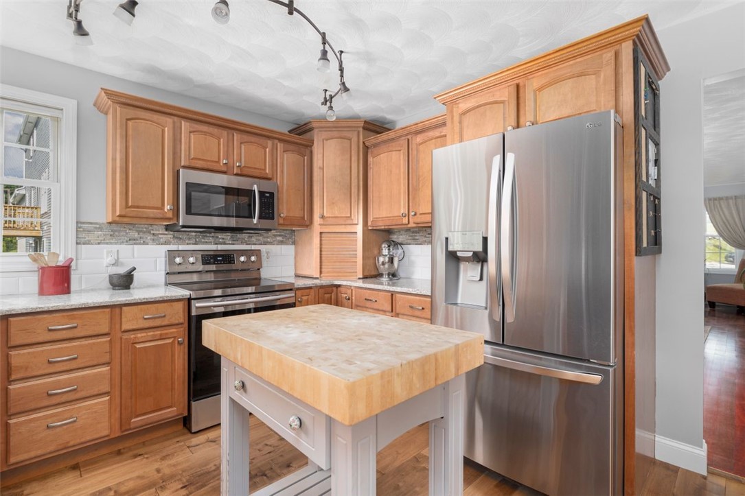 48 Angell Road Cumberland, RI 02864 - Photo 9 of 39