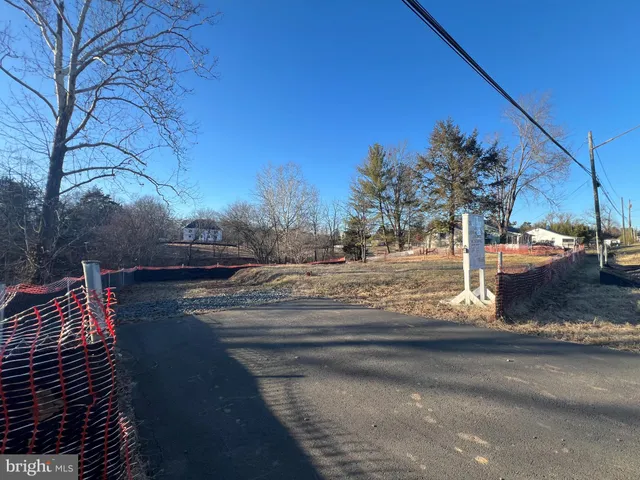 $750,000 | 7106 Centreville Road, Centreville, VA 20121