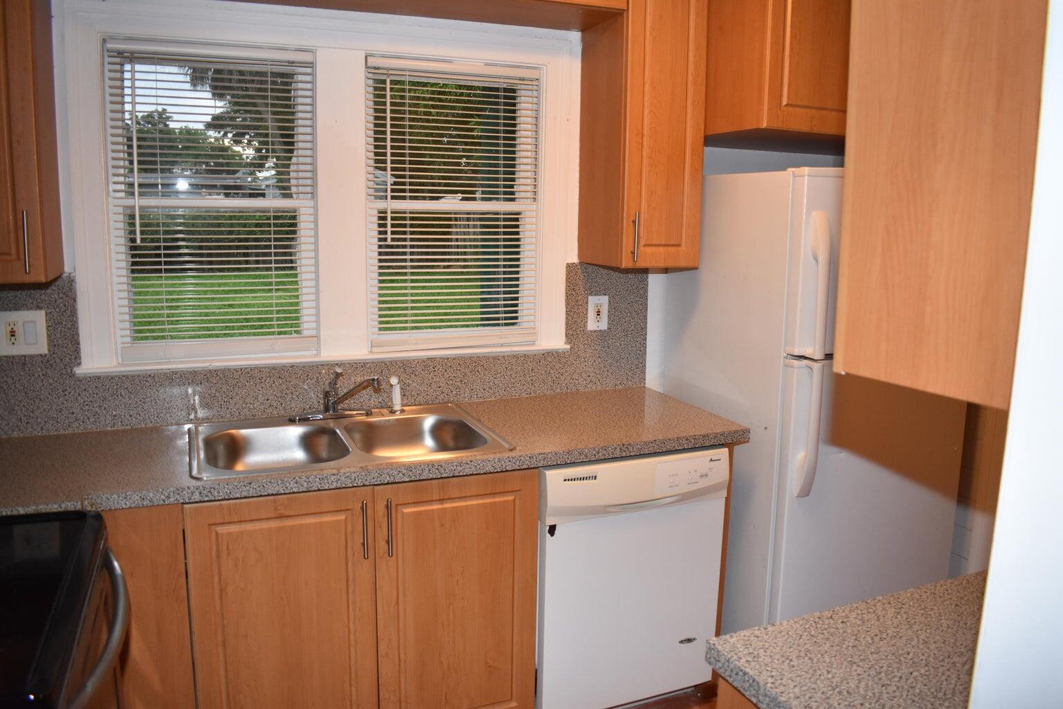 940 Bignonia Road West Palm Beach, FL 33405 - Photo 5 of 10 B5
