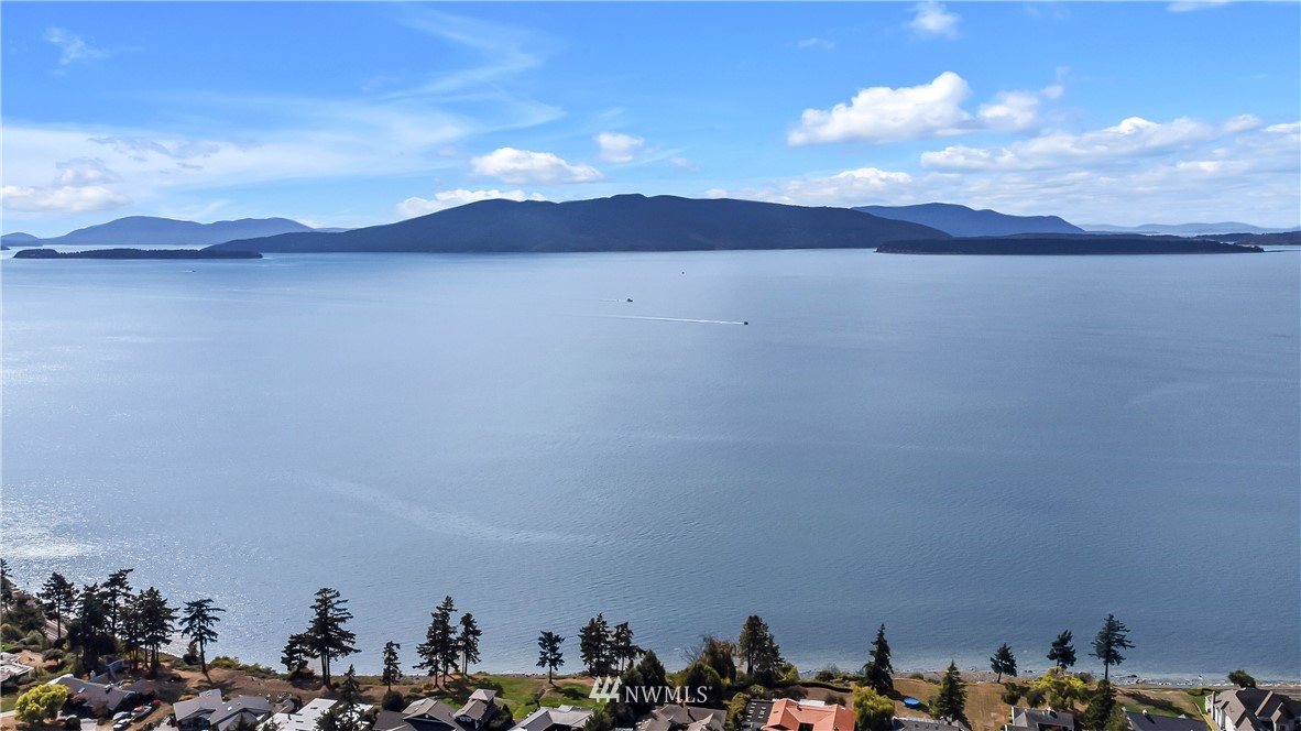 516 Fieldston Road Bellingham, WA 98225 - Photo 3 of 34