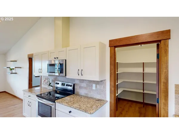 $890,000 | 15289 Oceanview Drive, Brookings, OR 97415