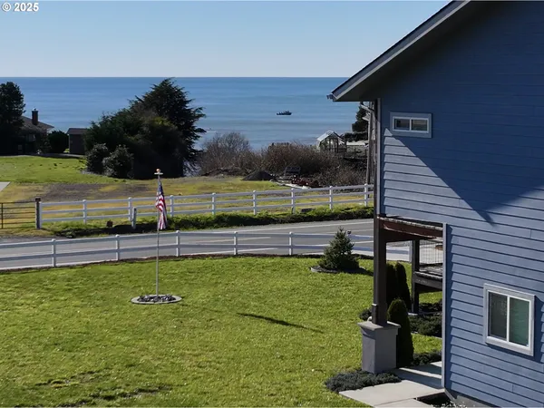 $890,000 | 15289 Oceanview Drive, Brookings, OR 97415