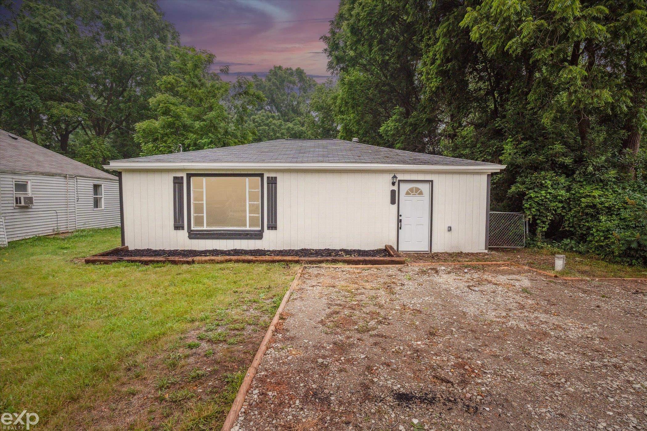 3221 Hemphill Road Burton, MI 48529 - Photo 1 of 14