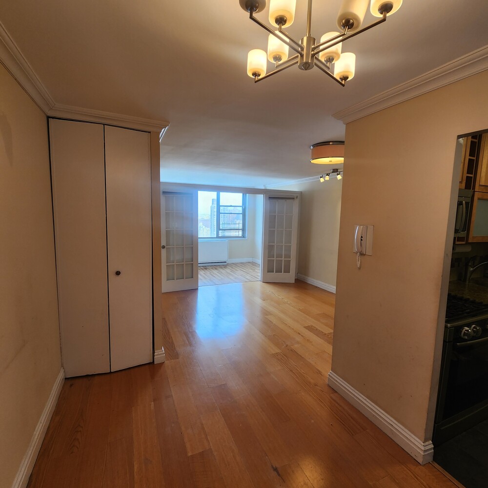 301 East 79th Street, Unit 32F Manhattan, NY 10075 - Photo 12 of 21