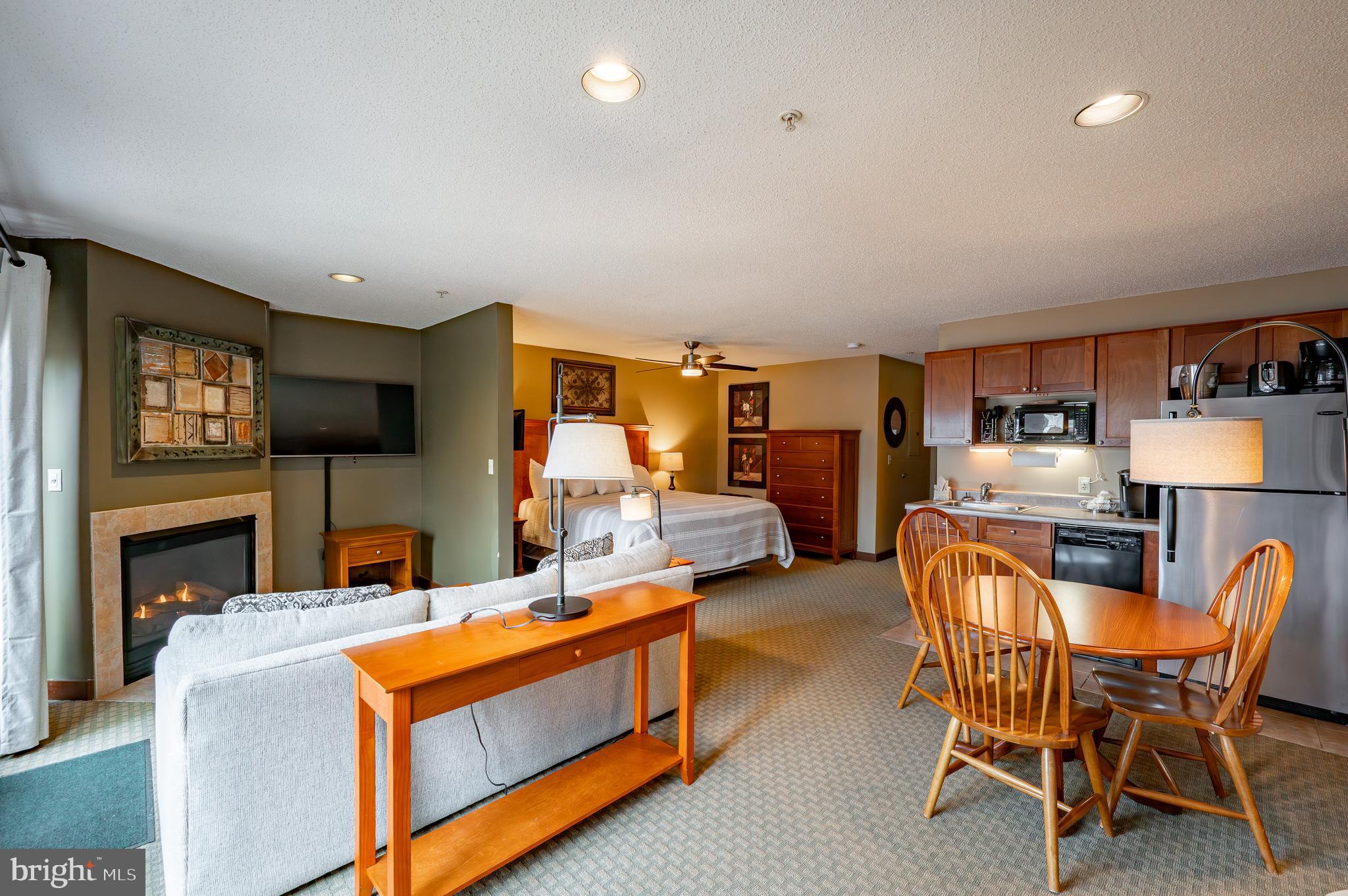 565 Glendale Road, Unit 125 Oakland, MD 21550 - Photo 3 of 55