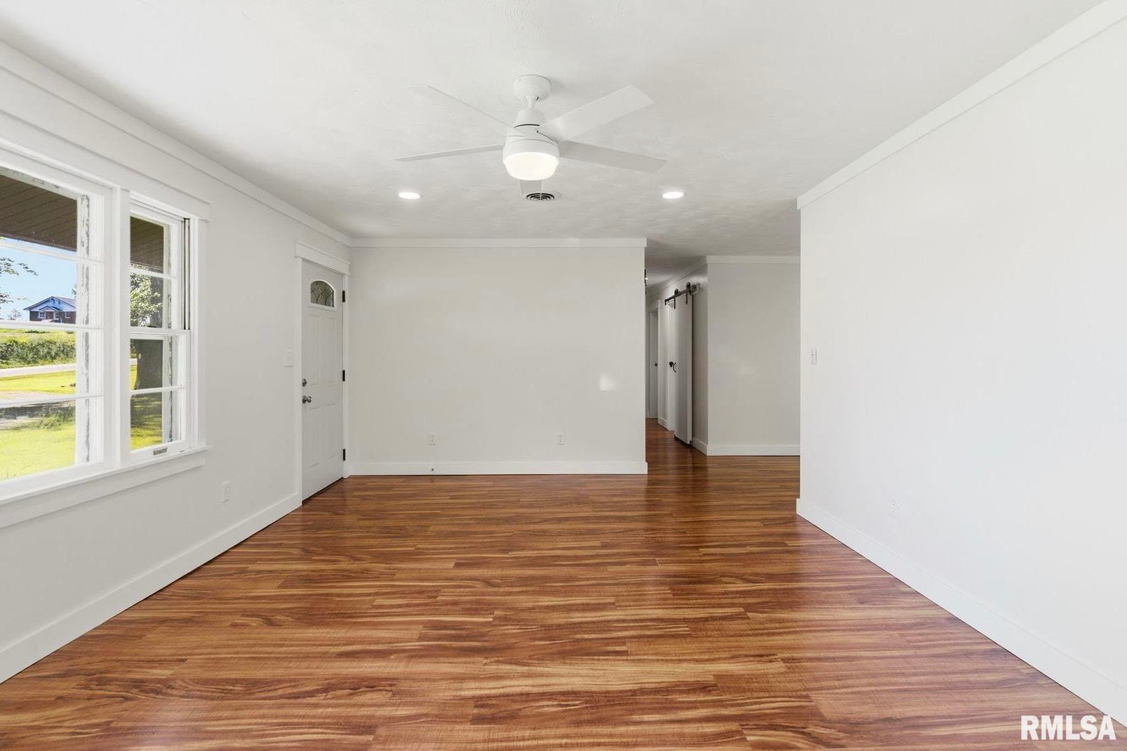2585 Market Road Marion, IL 62959 - Photo 7 of 29