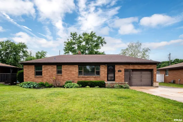 $165,000 | 203 North Hawthorne Avenue, East Peoria, IL 61611