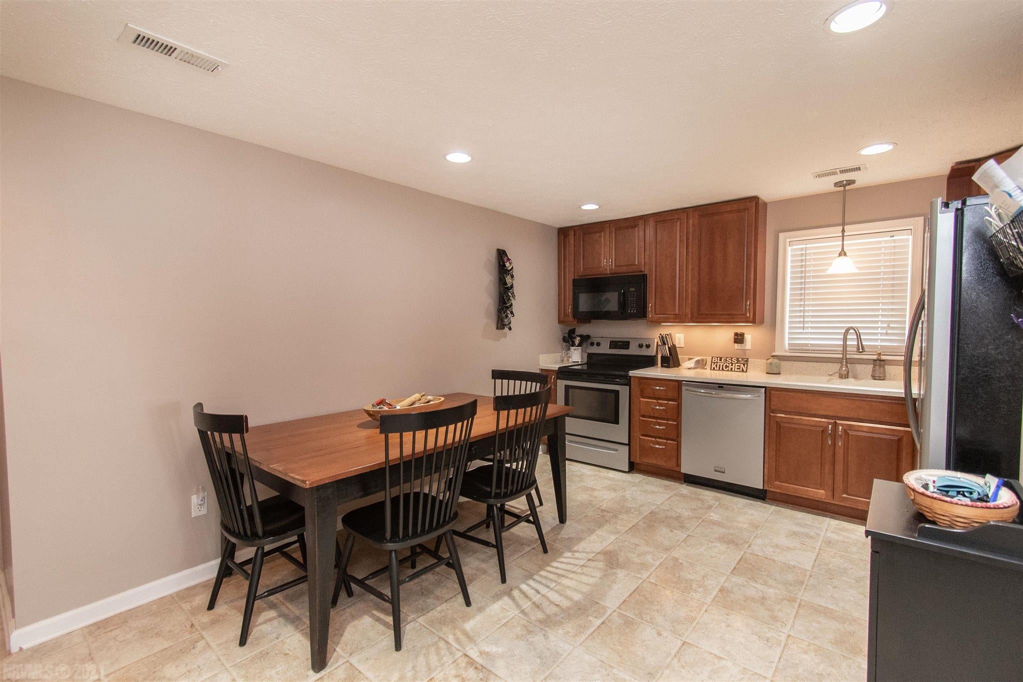 6702 Dudley Ferry Road Radford, VA 24141 - Photo 18 of 34 Gallery Image 18