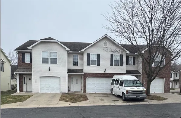 $489,000 | 311 Northeast Adams Dairy Parkway, Blue Springs, MO 64014