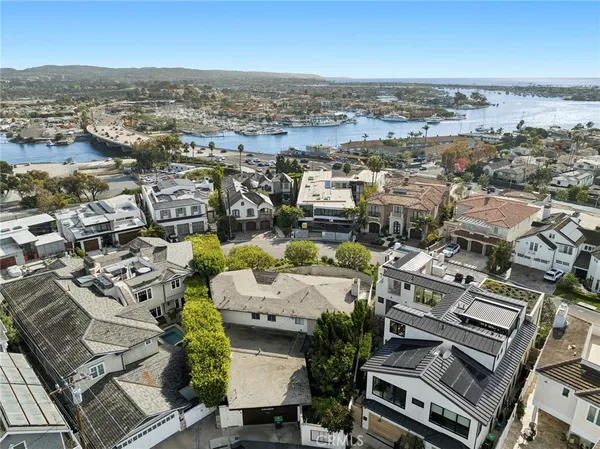 $5,495,000 | 101 Kings Place, Newport Beach, CA 92663