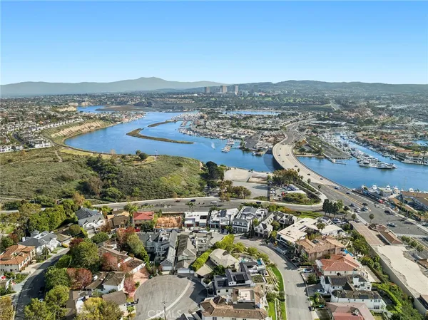 $5,495,000 | 101 Kings Place, Newport Beach, CA 92663