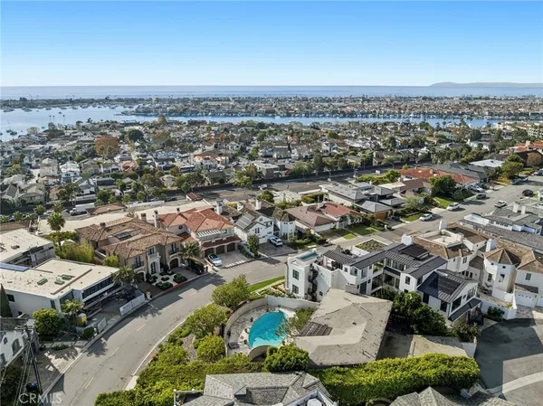 $5,495,000 | 101 Kings Place, Newport Beach, CA 92663