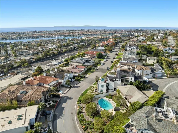 $5,495,000 | 101 Kings Place, Newport Beach, CA 92663