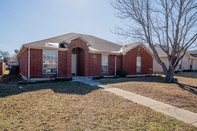 $1,899 | 1724 Gentry Street, Lancaster, TX 75134