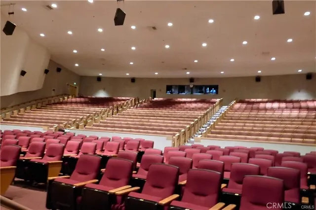 a view of flowers in a tree