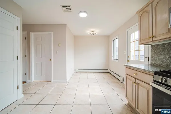 $4,300 | 2432 3rd Street, Unit B, Fort Lee, NJ 07024