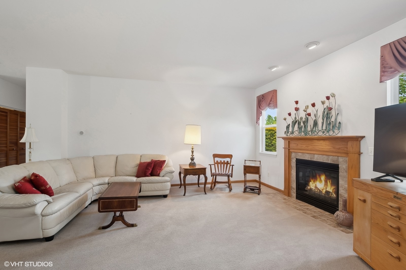 674 Cadillac Circle Romeoville, IL 60446 - Photo 3 of 18 Gallery Image 3