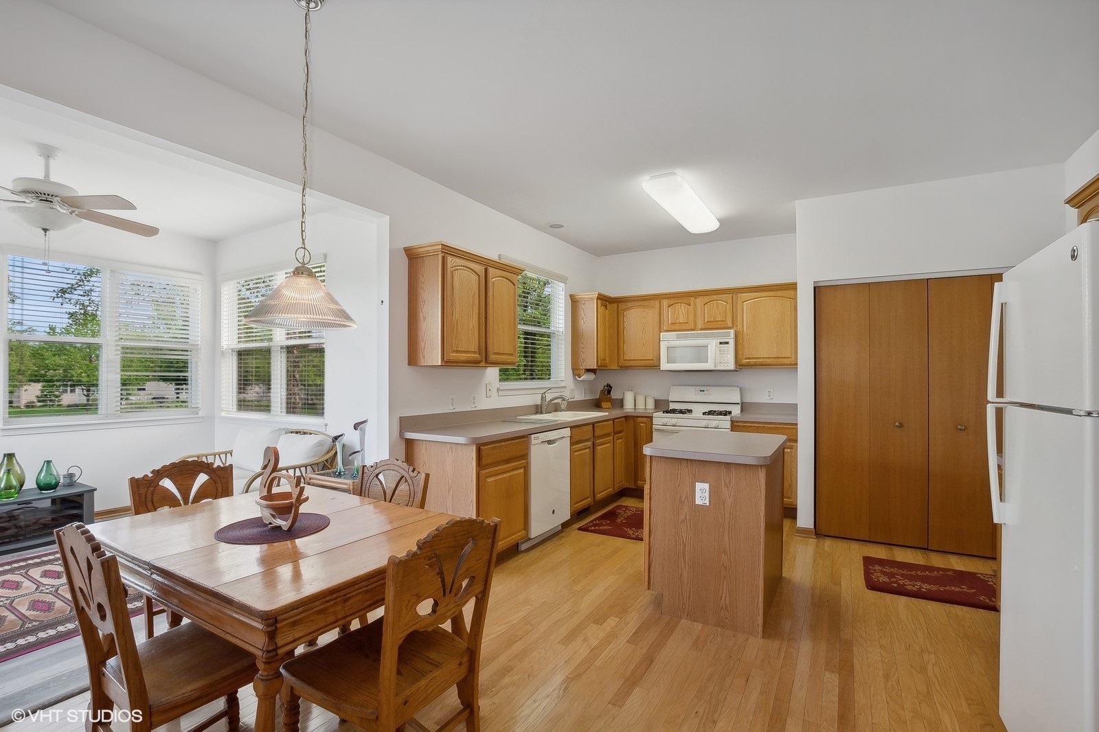 674 Cadillac Circle Romeoville, IL 60446 - Photo 6 of 18 Gallery Image 6